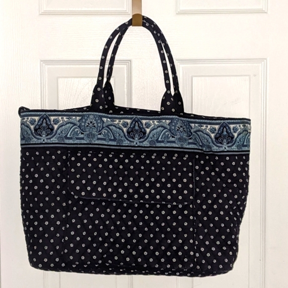 Vera Bradley Large Quilted Tote! Beautiful Blue Paisley Print - Picture 5 of 7